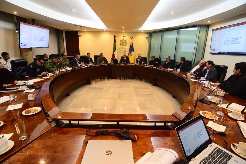 De ser aprobada, desde trabajadores de dependencias públicas hasta el gobernador estarán sujetos a esta disposición. (Especial)