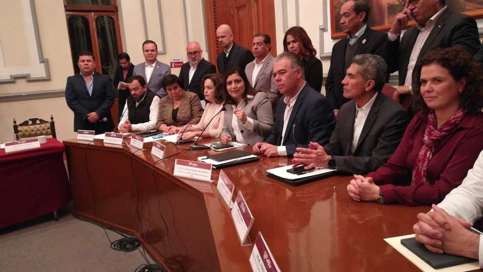 Ayuntamiento y CCE logran acuerdos en seguridad, economía y desarrollo social. (Angélica Tenahua)