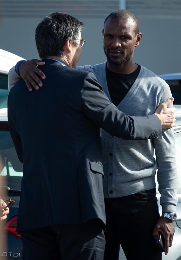 Bartomeu podría destituir hoy mismo a Eric Abidal como director deportivo del Barcelona (EFE)
