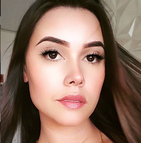 El diseño de la sonrisa de la influencer le pudo salir más caro de lo que esperaba. (Especial)