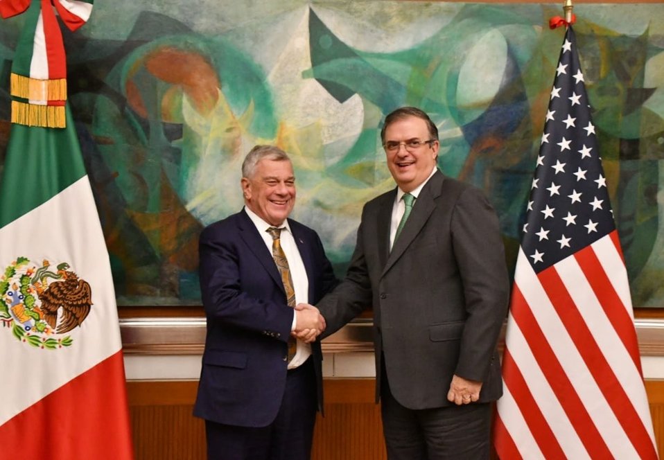 Michael Kozak y Marcelo Ebrard (@SRE_mx)
