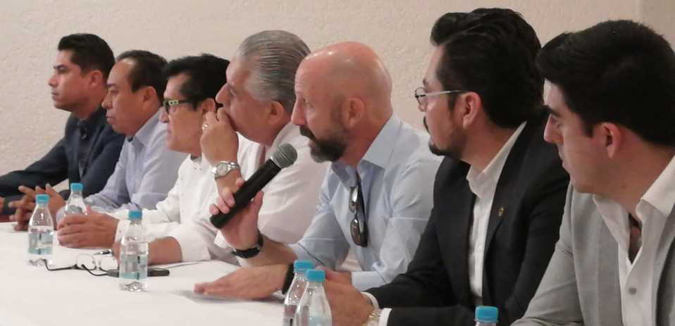 "Debe abrirse la posibilidad de dar entrada a ciertas compañías que beneficiarán la actividad económica en esta zona". (Apolonia Amayo)