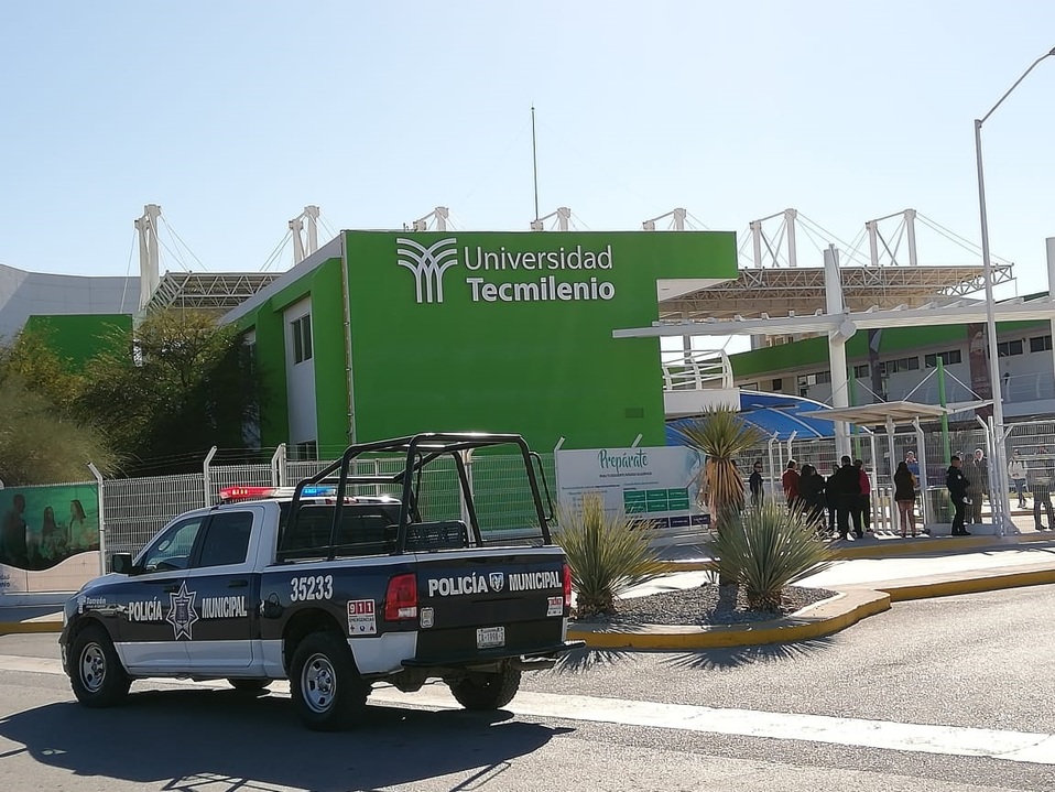 Los agentes de seguridad revisaron las instalaciones como parte del protocolo. (Brenda Valles)