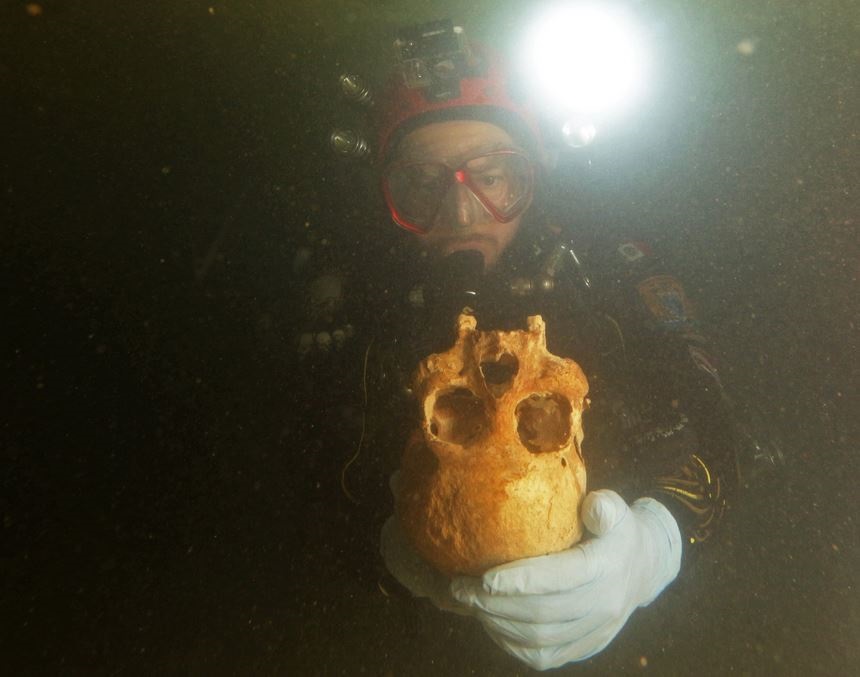El esqueleto tiene al menos nueve mil 900 años. (DPA)