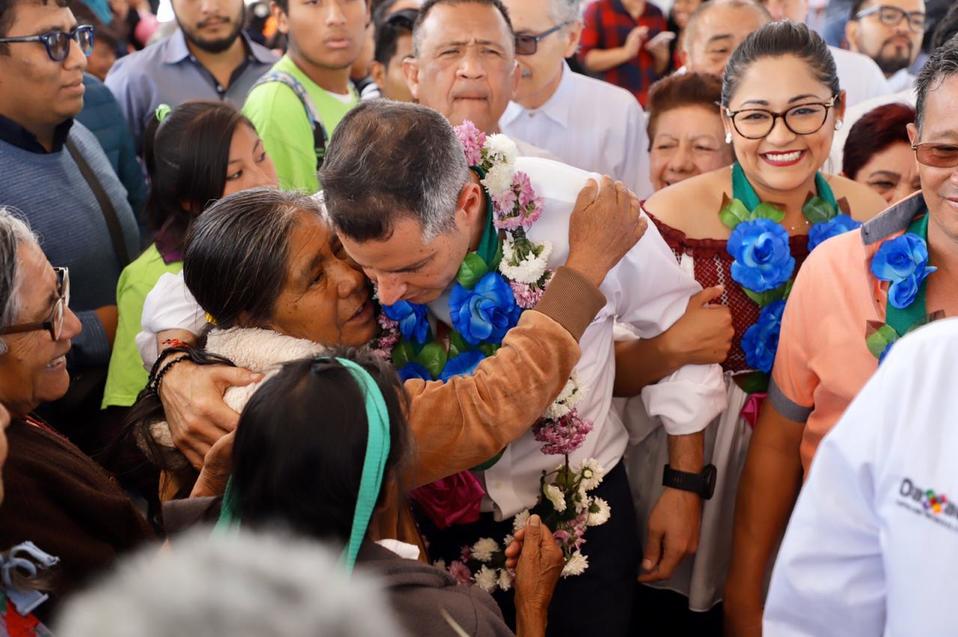 El gobernador dijo que la universidad es parte de la deuda para recomponer el tejido social en Nochixtlán. (Óscar Rodríguez)