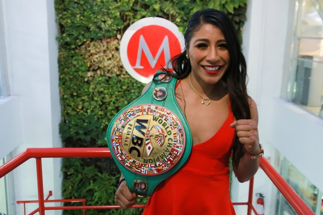 Kenia Enríquez, campeona minimosca WBC (Twitter: @IvannLo)