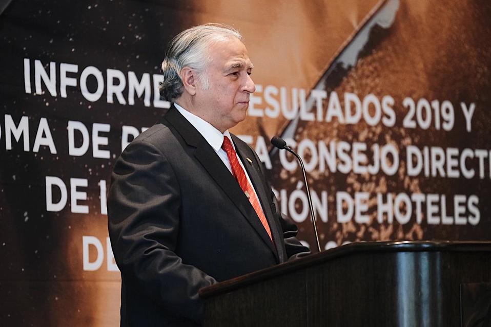 Miguel Torruco Marqués, acordó analizar los impactos que esto generaría. (Cortesía)