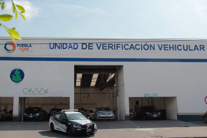 En los cinco verificentros de la capital se revisaron 55 mil 969 unidades. (Especial)