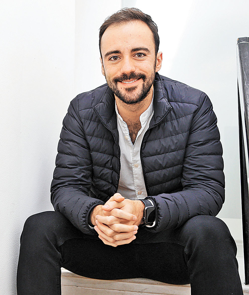 “Viajar es una manera de abrir la mente y la manera en que ves el mundo”: Eugenio Riveroll.  (Nelly Salas)