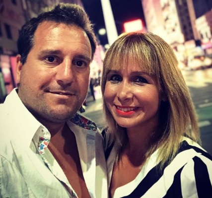 Ex futbolista 'presume' en la playa tanga (Instagram @fervivesok)