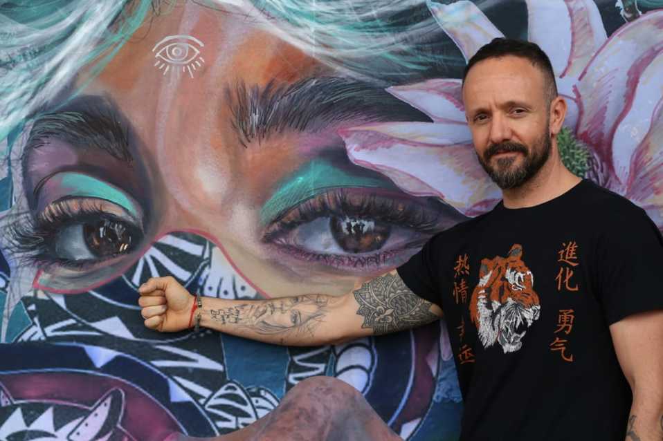 Pintan pequeño mural en Zona Maco 2020 (Octavio Hoyos).