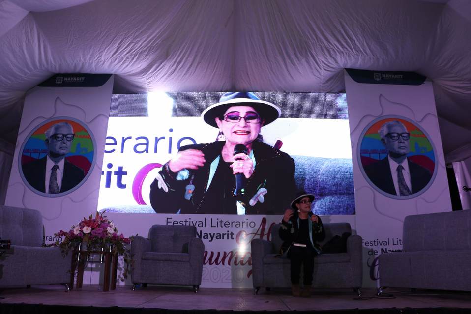 La polifacética actriz Astrid Hadad, presente en el Festival Literario de Nayarit. Foto: Gustavo Mendoza