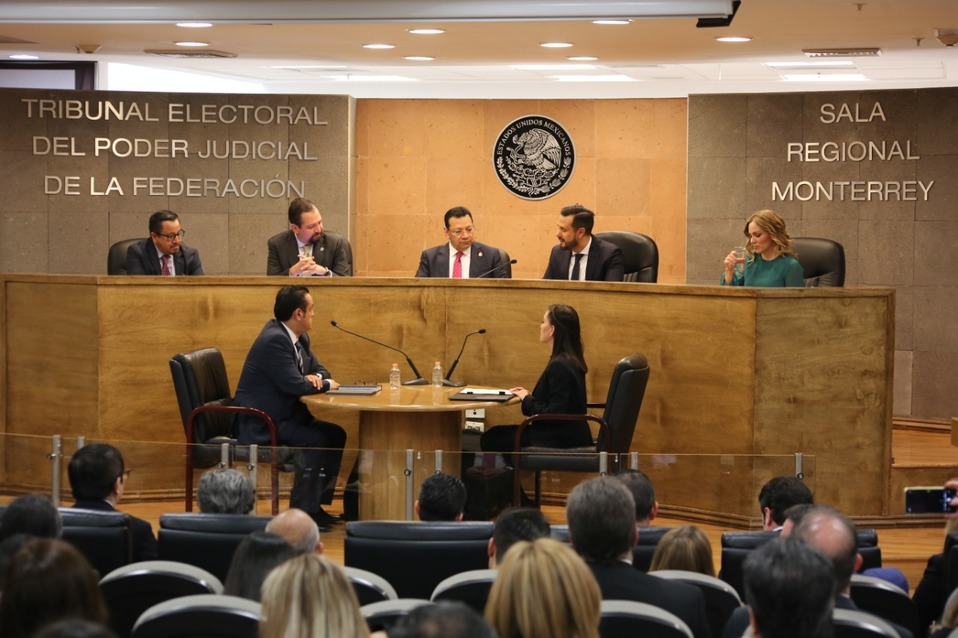 El uso del voto electrónico será en sólo 60 casillas de Coahuila. (Roberto Alanís)