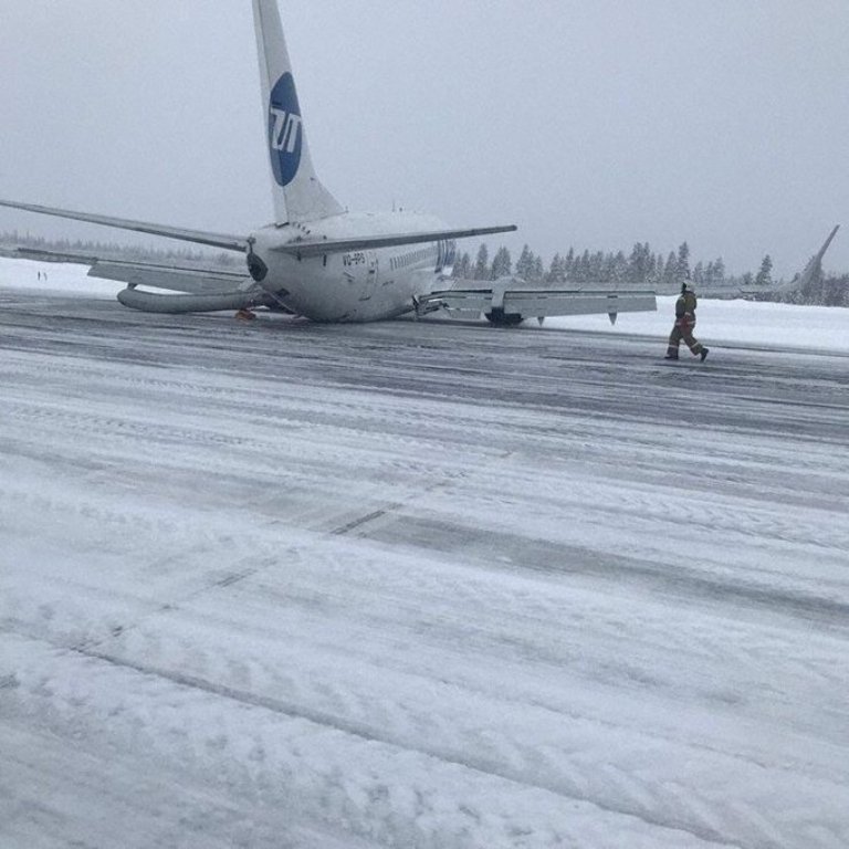 Imágenes muestran al Boeing 737 al borde de la pista cubierta de nieve del aeropuerto de la ciudad de Usinsk. (Notimex)
