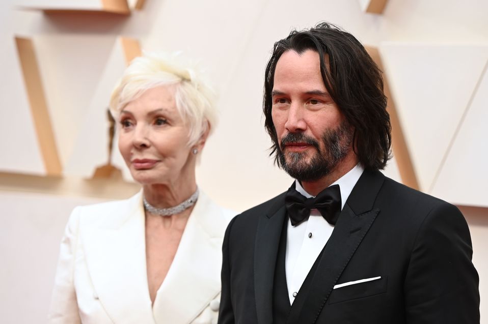 Keanu Reeves en la alfombra roja de los premios Oscar 2020 (AFP)