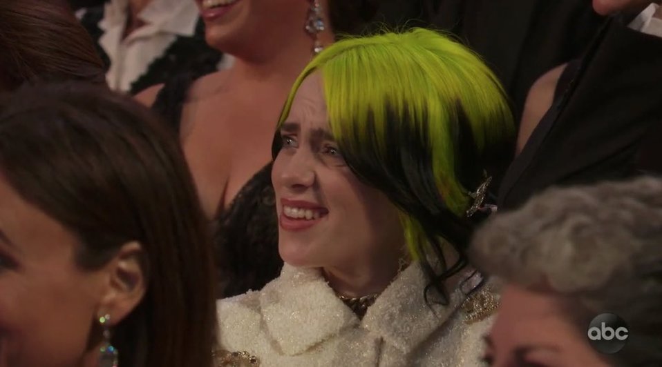 La reacción de Billie Eilish durante la ceremonia de los Oscar.