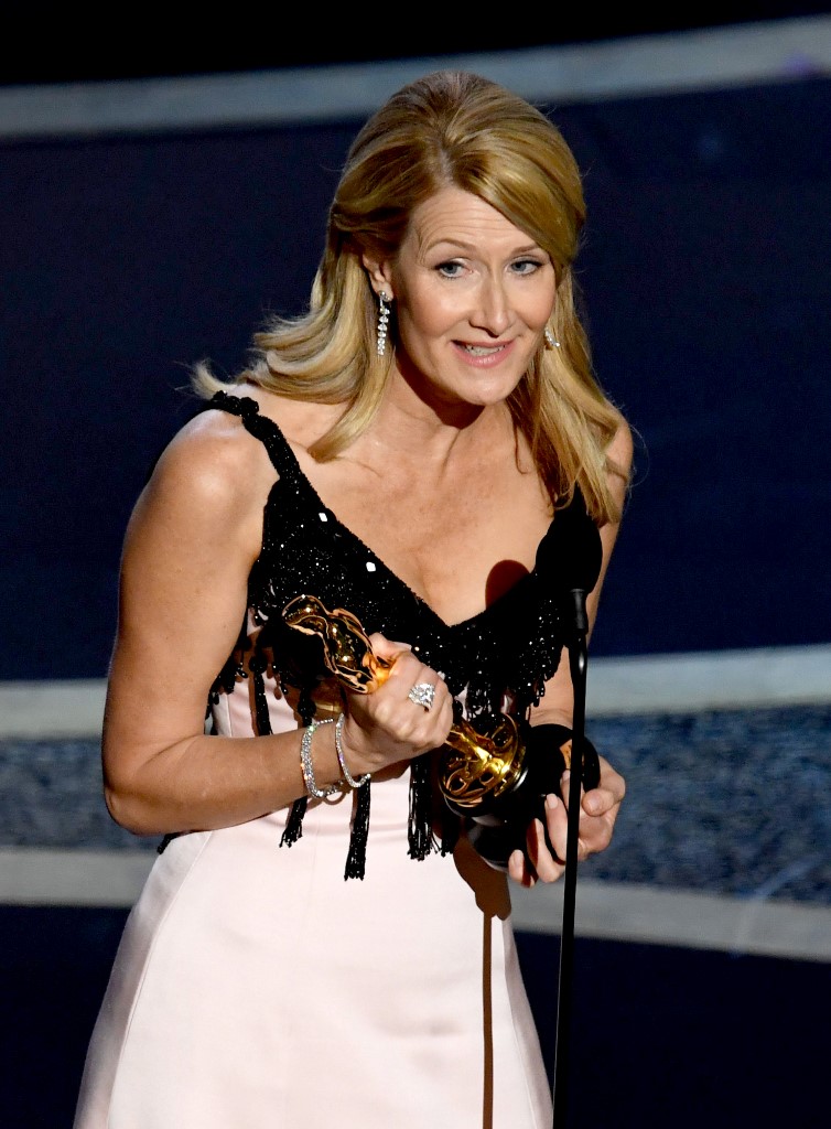Laura Dern gana como mejor Actriz de Reparto en los Premios Oscar (AP)