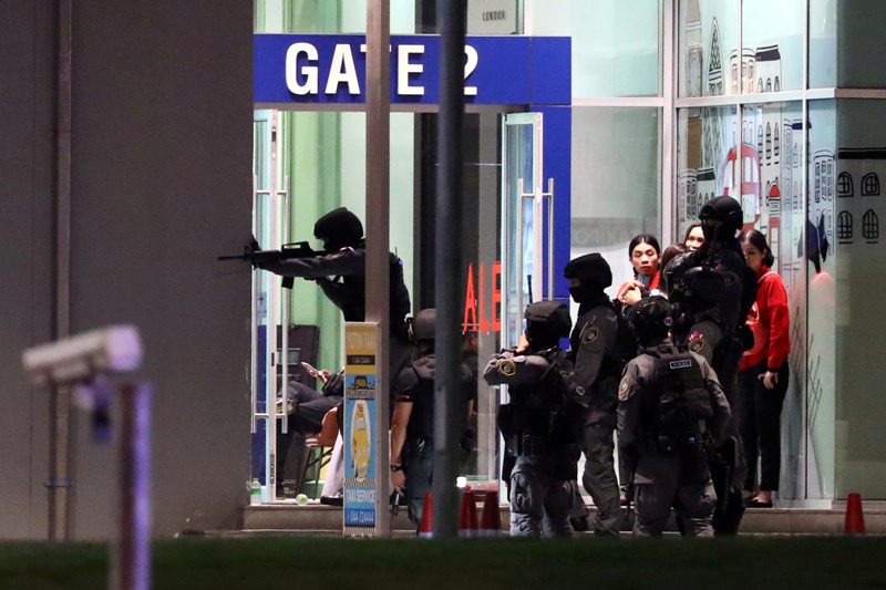 El soldado, enojado por una disputa económica, mató el sábado a dos personas en una base militar antes de desatar un tiroteo. (AP)