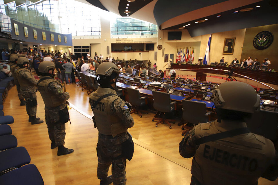 La Corte Suprema de Justicia de El Salvador se pronunció sobre el actuar de Bukele. (AP)