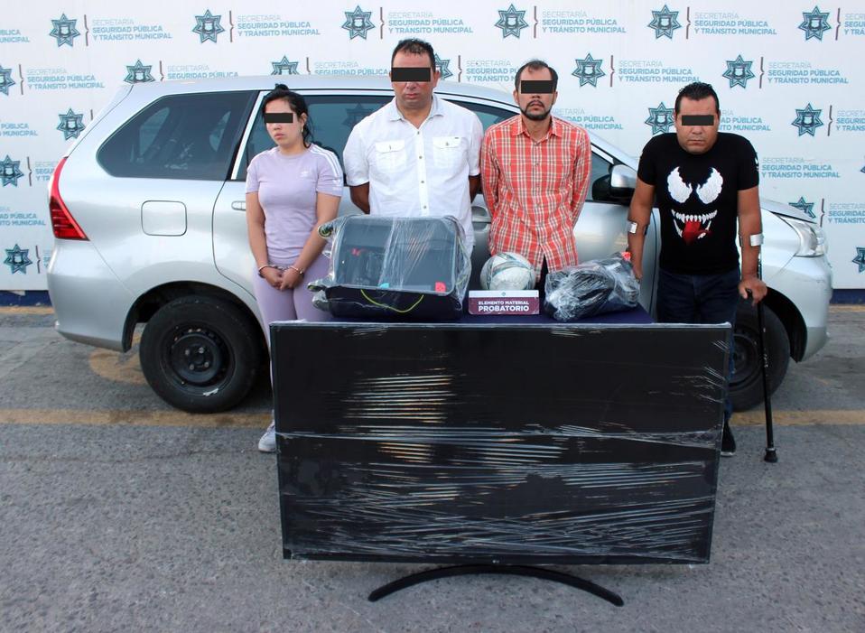 Efrén “N.”, Jorge “N.”, Emiliano “N.” y Leidi “N.” quedaron a disposición del Agente del Ministerio Público. (Especial)