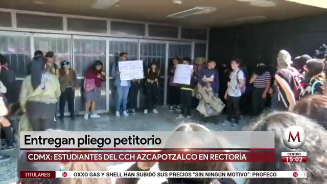 Estudiantes entregan pliego petitorio en Rectoría de la UNAM