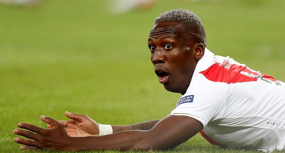 Luis Advíncula (EFE)