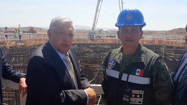 Obreros de Santa Lucía, los mejores del mundo: AMLO