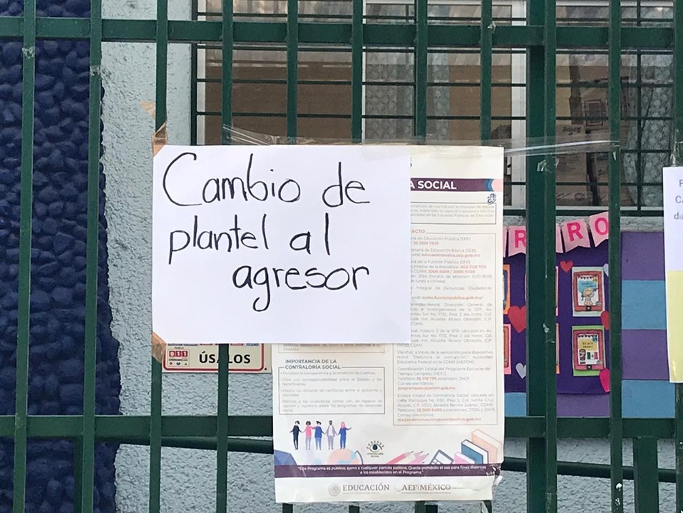 Padres de familia protestan en la Del Valle. (César Velázquez)