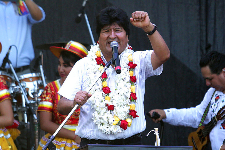 El ex presidente boliviano Evo Morales habla en un mitin en Buenos Aires, Argentina. (AP)