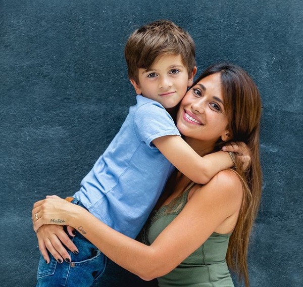 Antonella Rocuzzo y su hijo Thiago Messi (Instagram @antonelaroccuzzo)