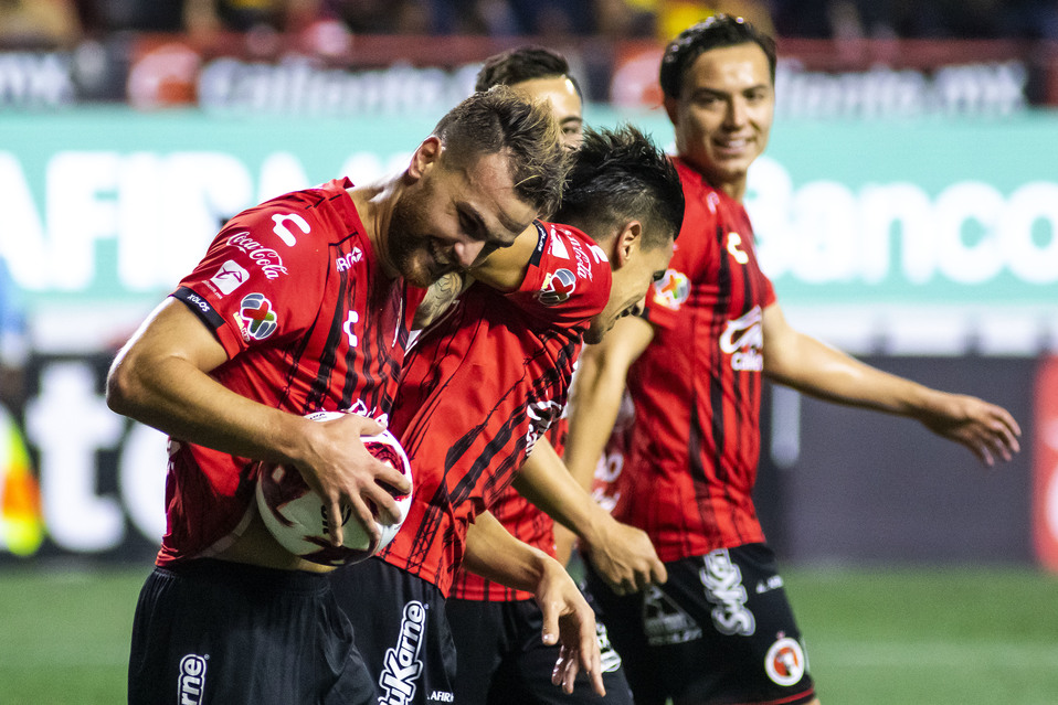 Leandro González en festejo de gol (Imago7)