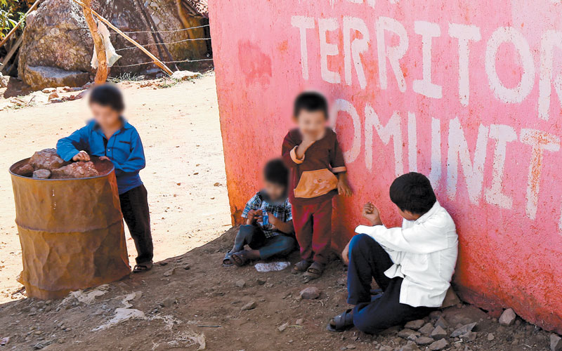 Niños de Chilapa, pueblo de la montaña guerrerense asediado por bandas criminales. (EFE)