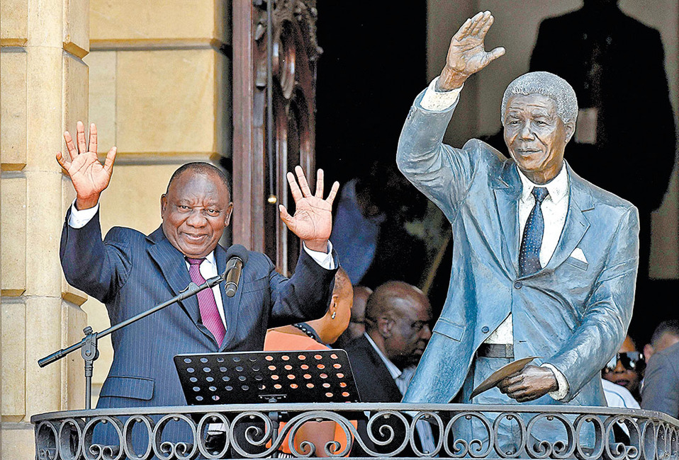 El mandatario Cyril Ramaphosa recordó el acto en el balcón donde el líder habló hace 30 años. (AP)