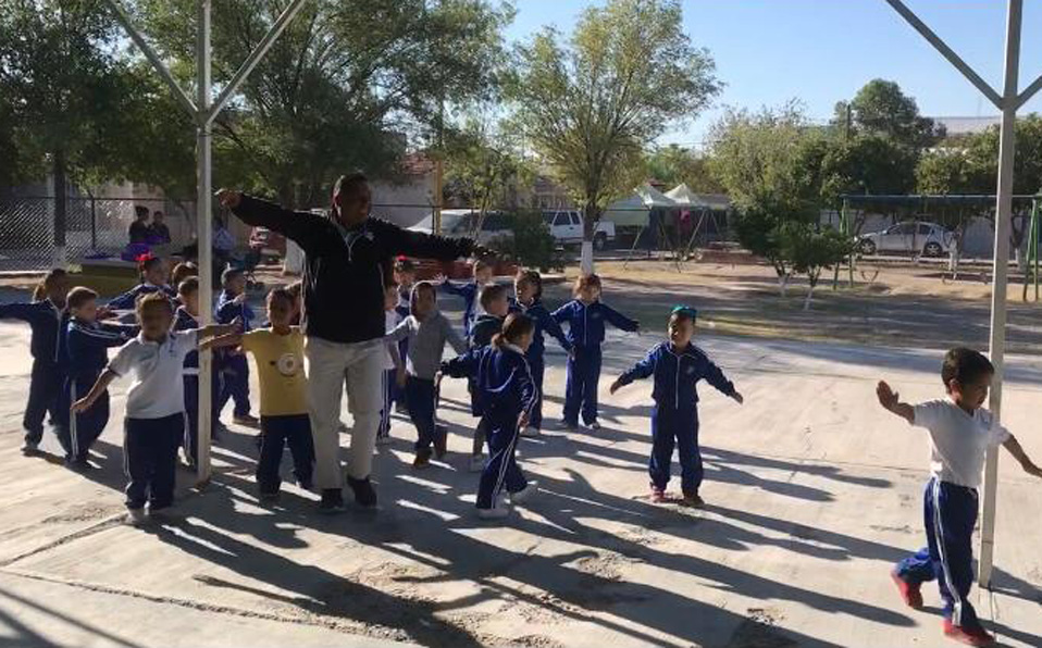 Los niños aprenden a través del relato de los cuentos al mismo tiempo que se les hace divertido. (Cortesía)