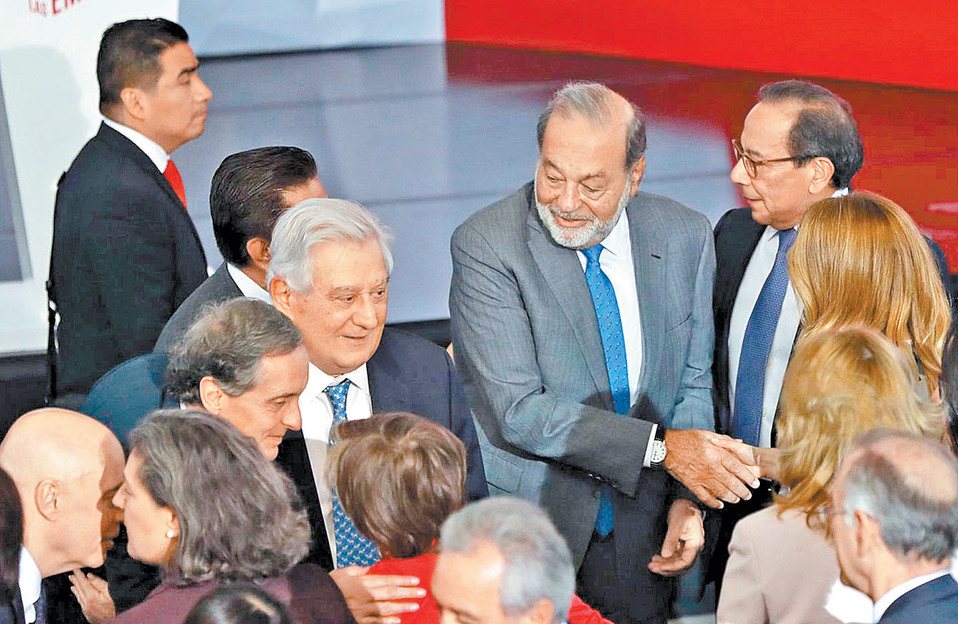 El presidente de Grupo Carso y el dirigente del CCE en el encuentro “Dimensión social de las empresas”. (Cuartoscuro)