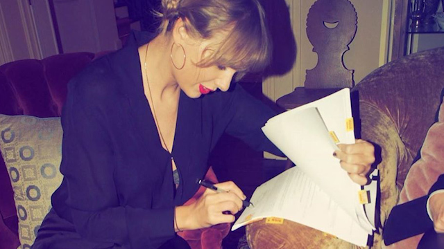 Taylor Swift firma acuerdo exclusivo con Universal Music