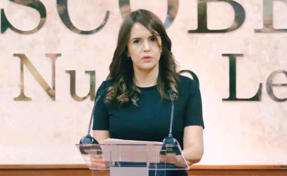 La alcaldesa de Escobedo, Clara Luz Flores, dijo que tras su renuncia al PRI la han llamado de otros partidos. (Facebook Clara Luz Flores)