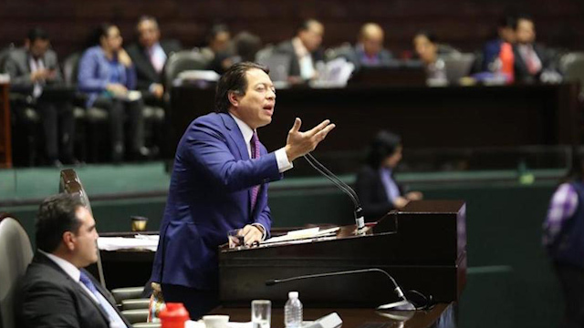Diputados aprueban ir a controversia por salarios altos en el INE