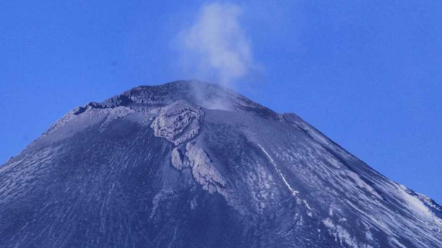 Emite 'Popo' 83 exhalaciones y columnas de ceniza de un kilómetro
