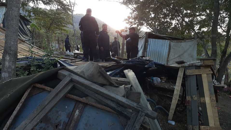 Las casas construidas en la zona fueron destruidas.