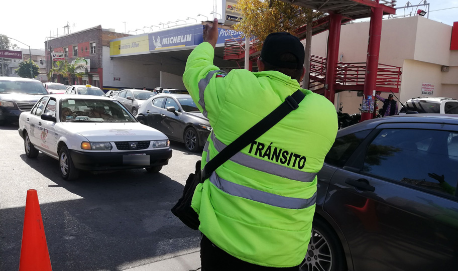 Tránsito en Gómez Palacio. (Luis Alatorre)