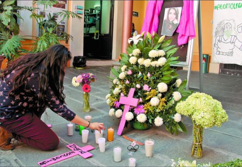 Los asesinatos de mujeres en el país ha dejado mucho dolor en las familias afectadas. (EFE)