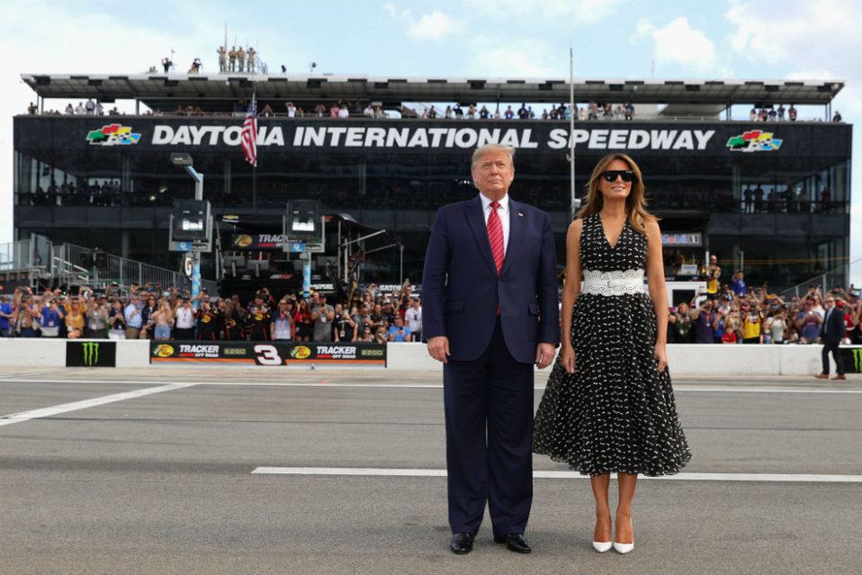 Donald Trump en la NASCAR (AFP)