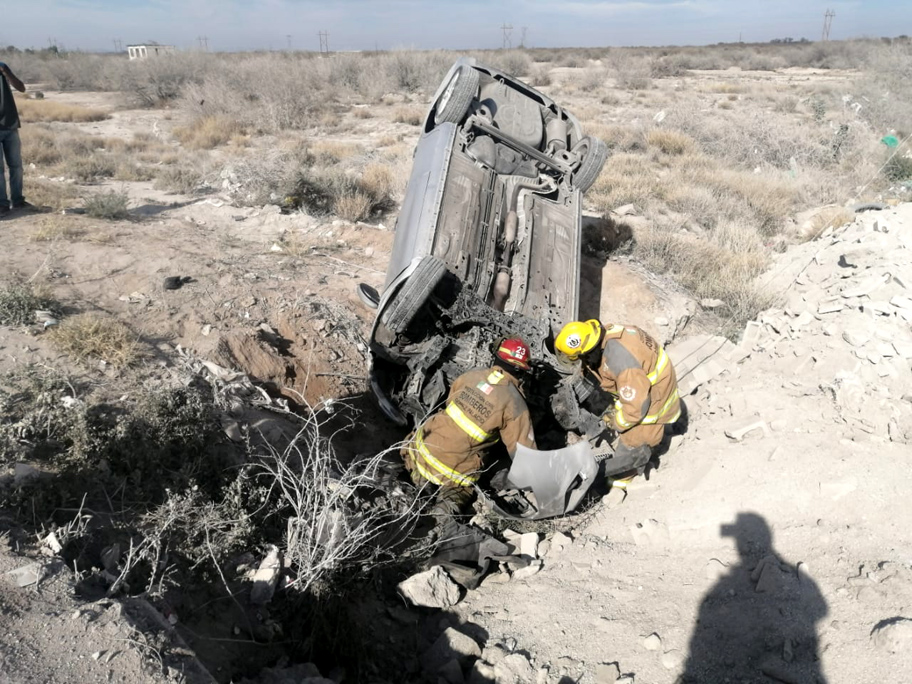 Volcadura en carretera de Durango. (Milenio Digital)