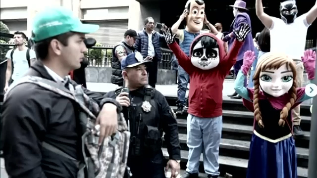 Botargas del Centro Histórico protestan en Zócalo de CdMx