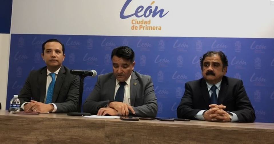 José Luis Manrique deja subsecretaría de atención a la comunidad.