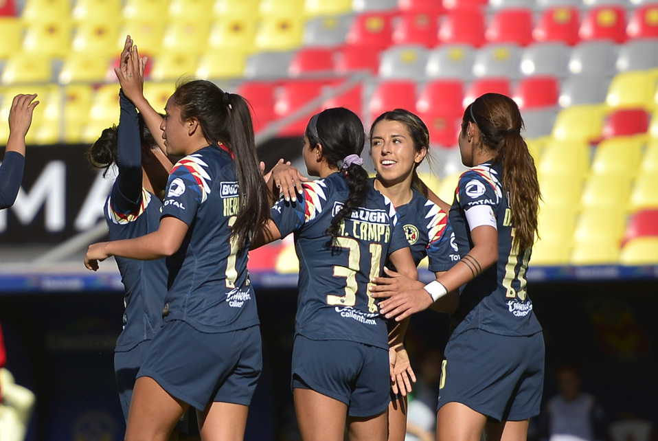 Jugadoras de América Femenil en festejo de gol (Imago7)