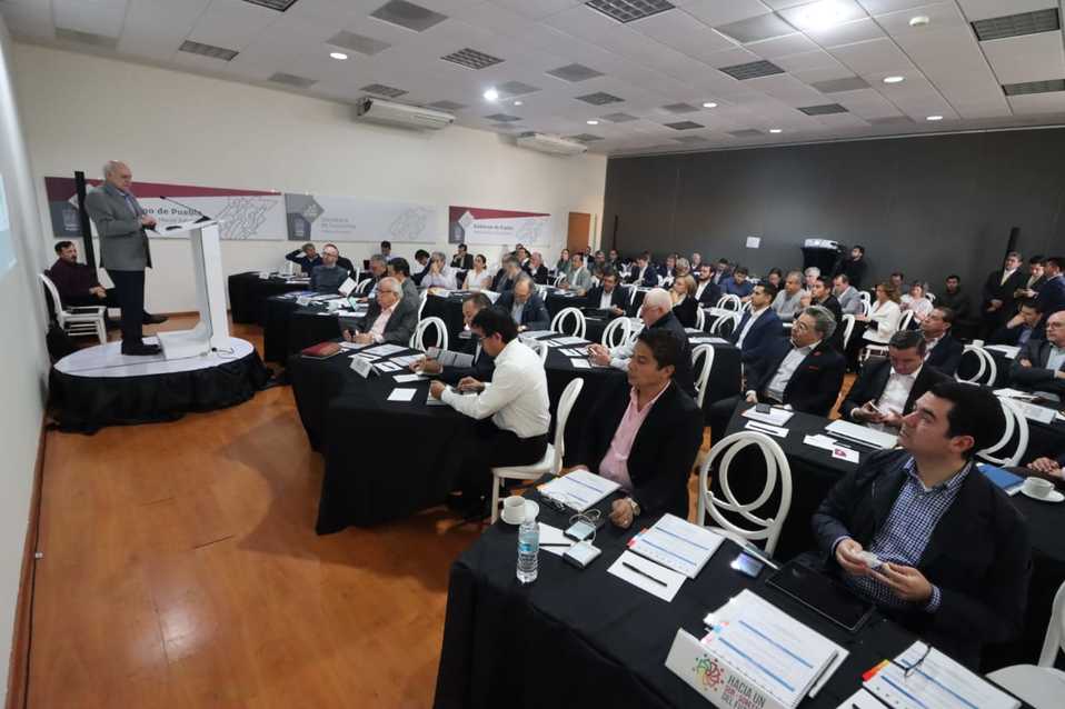 Participan secretarios de Desarrollo Económico de nueve estados, así como miembros del CIDE y Concamin. (Especial)