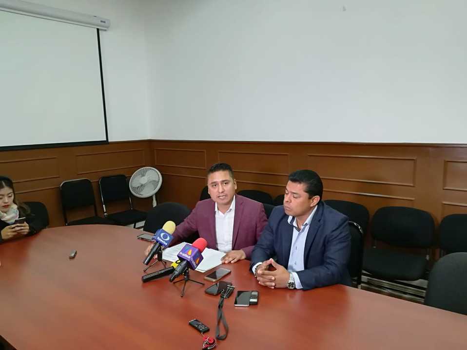 El regidor, Iván Herrera Villagómez en conferencia de prensa. (Angélica Tenahua)