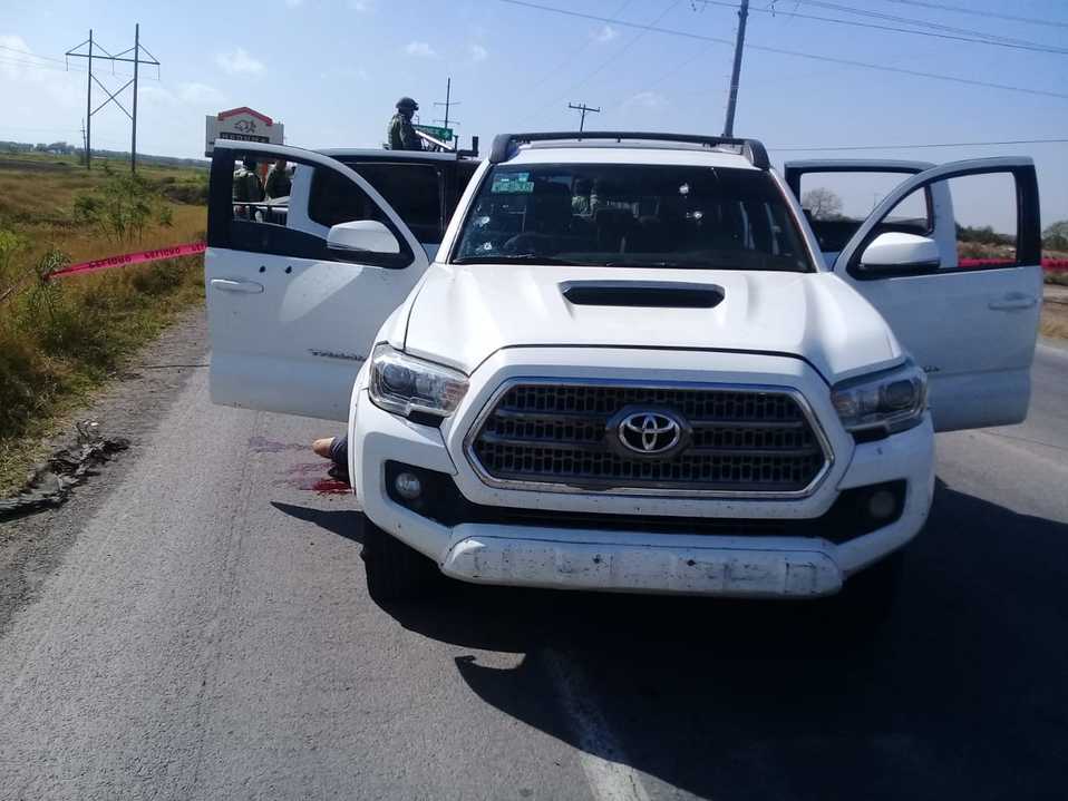 Aseguran camionetas en Río Bravo  (Foto/Cortesía)